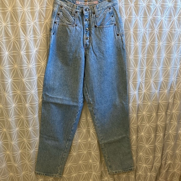 Zena Jeans - Picture 4 of 9